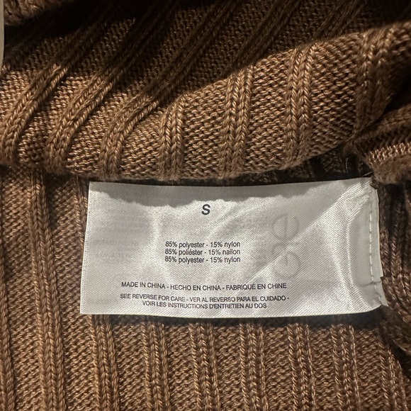 Sweater - Picture 5 of 5